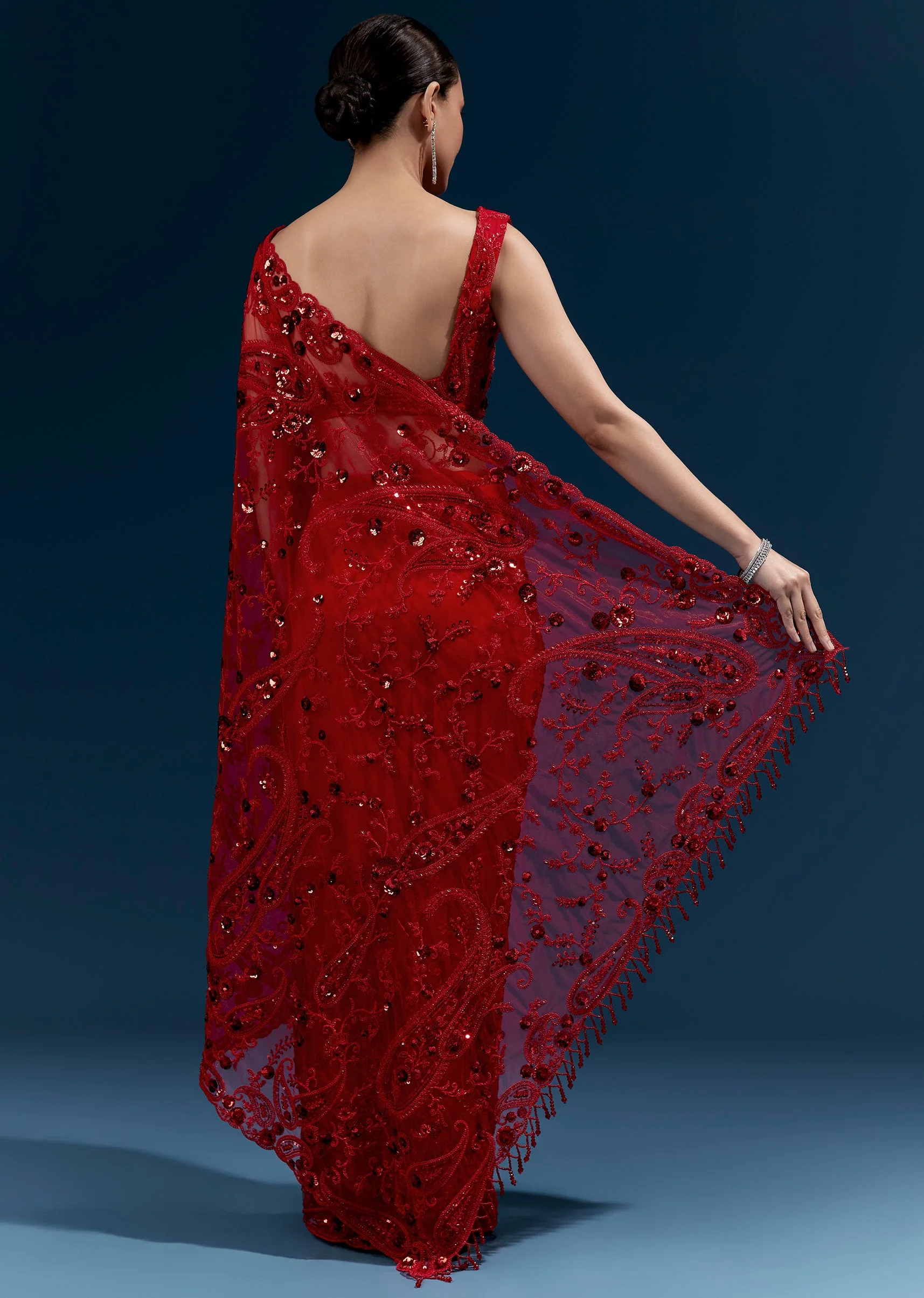 Red Heavy Embroidered Net Saree With Floral Work And Tasselled Pallu - Image 4