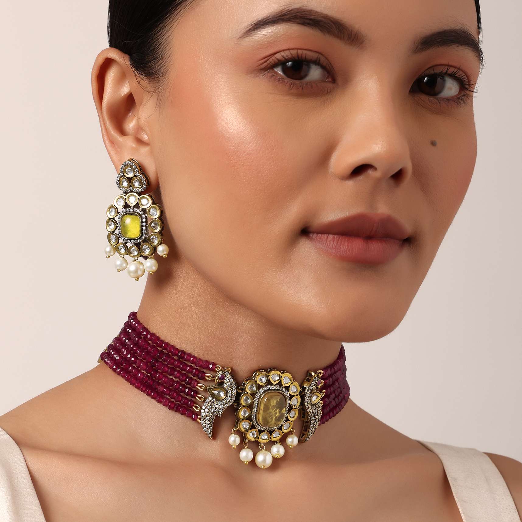 Red Pendant Beaded Choker Set With Floral Motif - Image 2