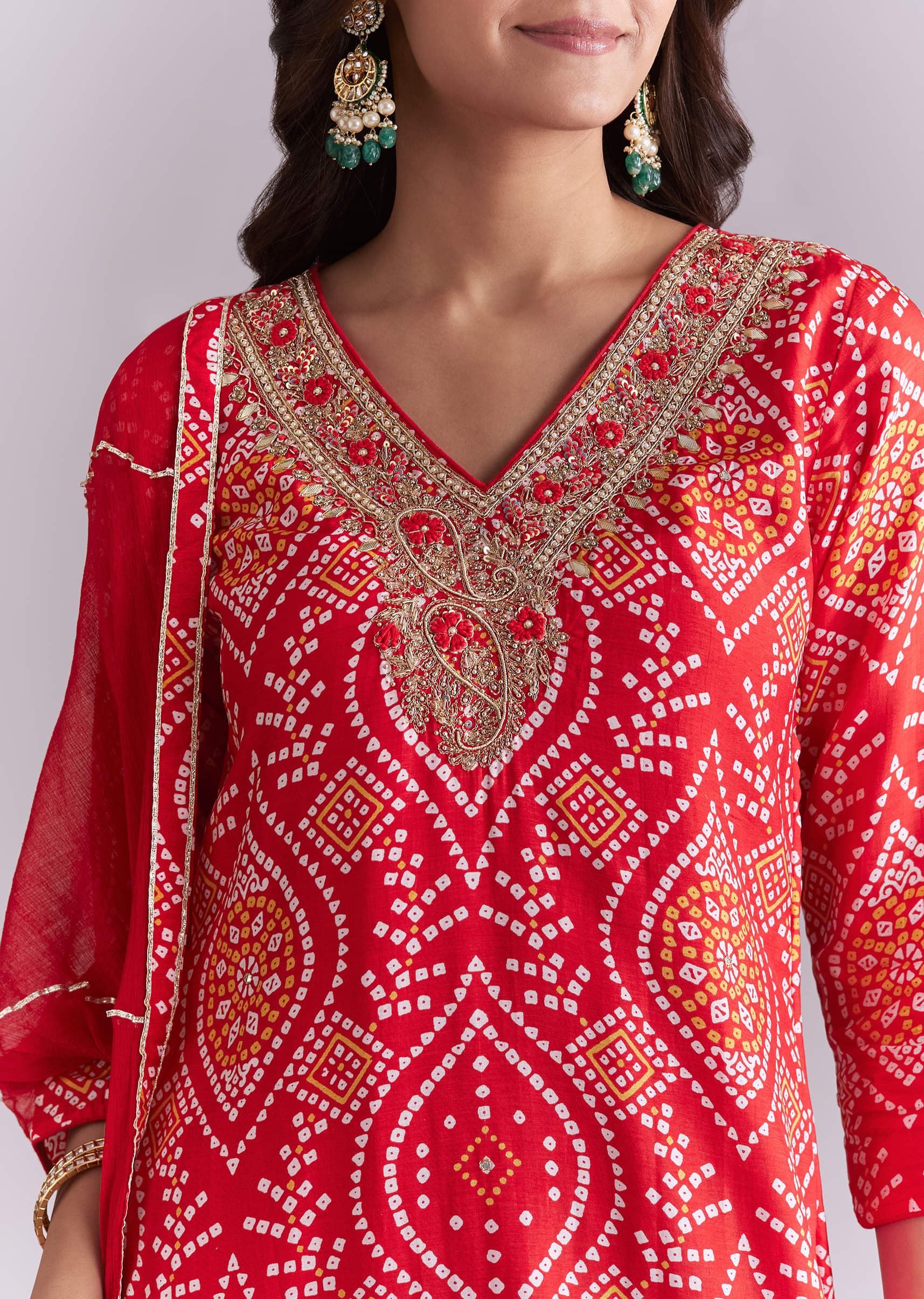 Red Silk Kurta Set With Bandhani Print And Embroidery - Image 2