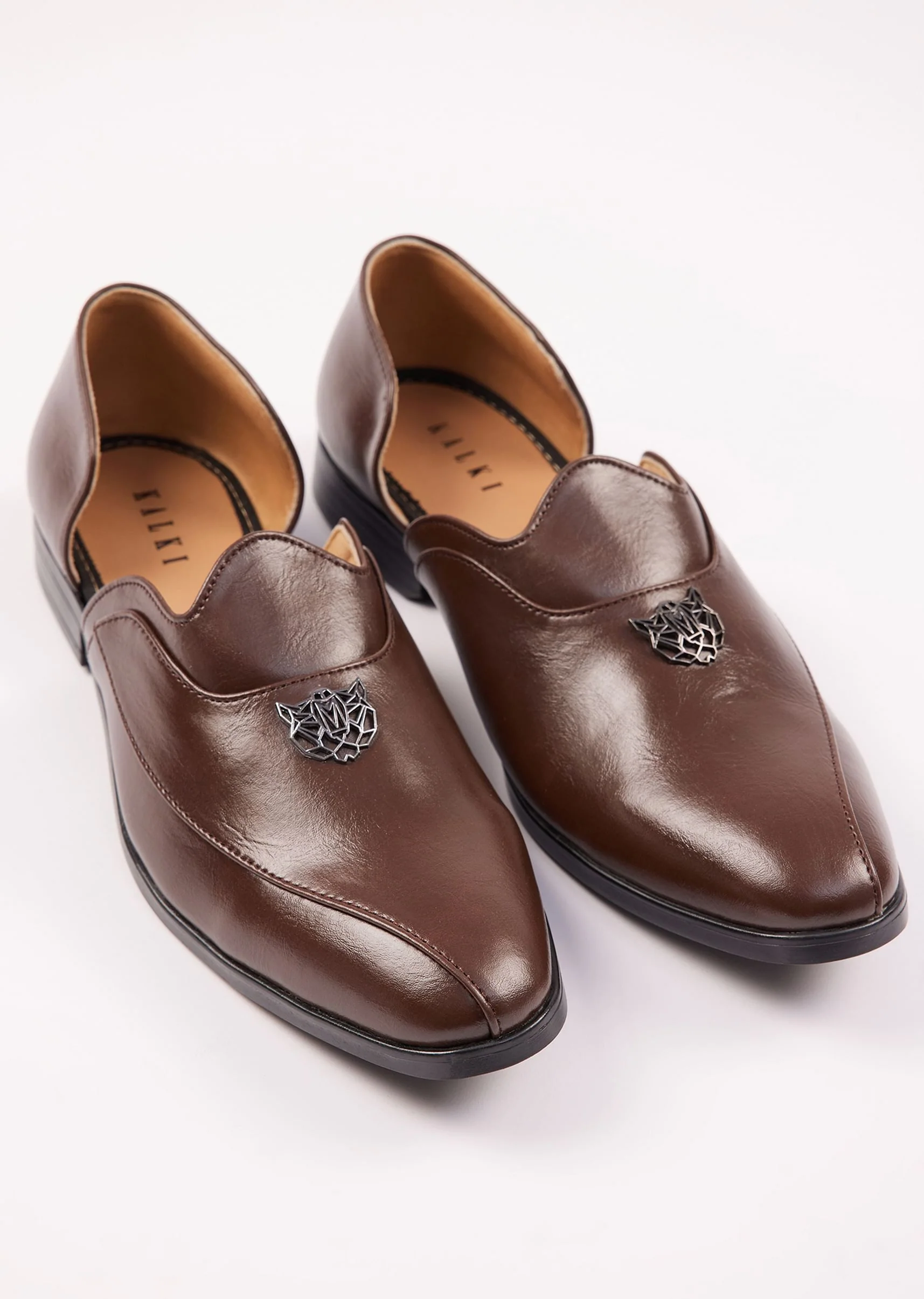 Tan Brown Glossy Juttis For Men - Image 2