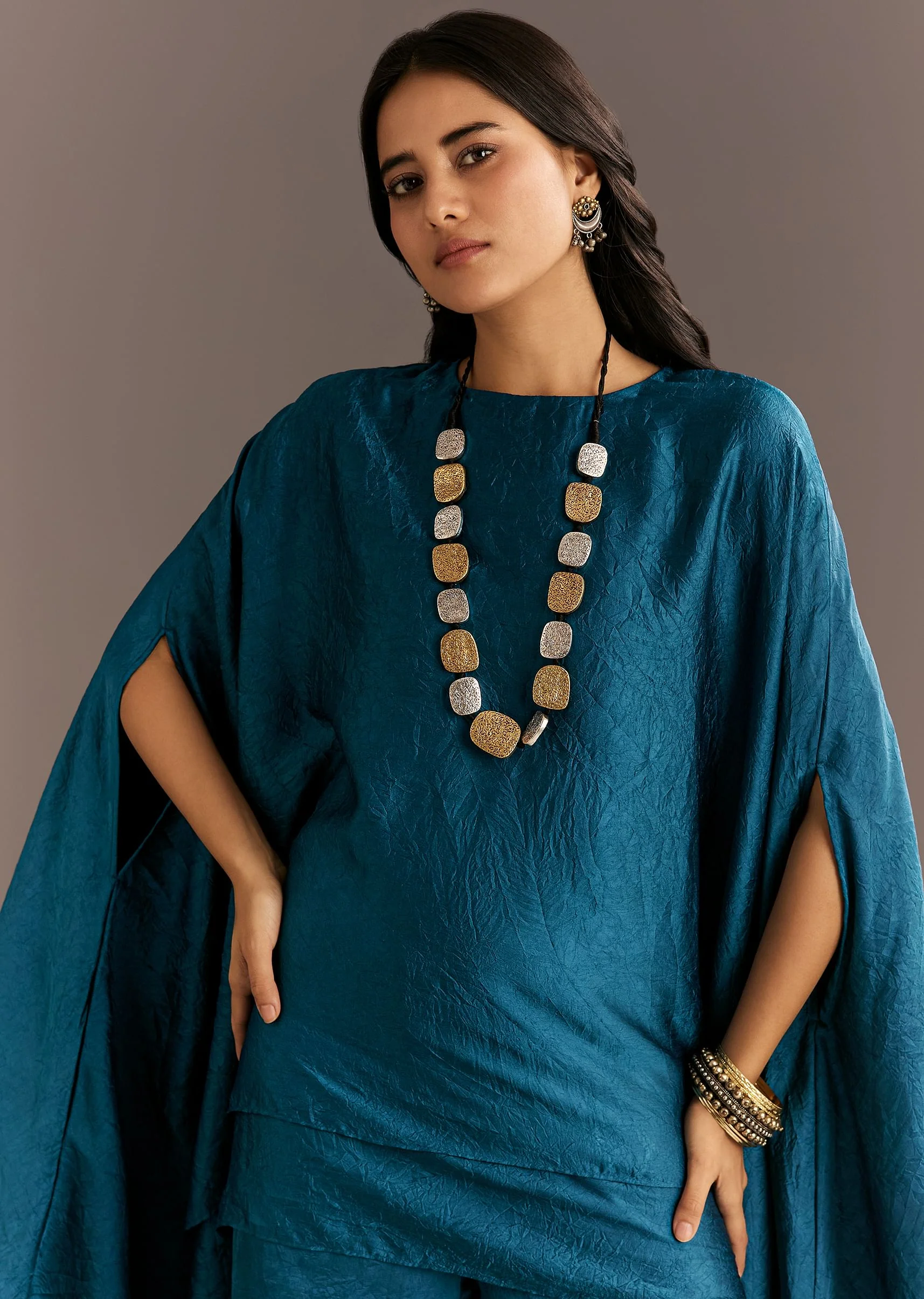 Teal Blue Crush Silk Kaftaan Set Styled With Stone Neckpiece - Image 4