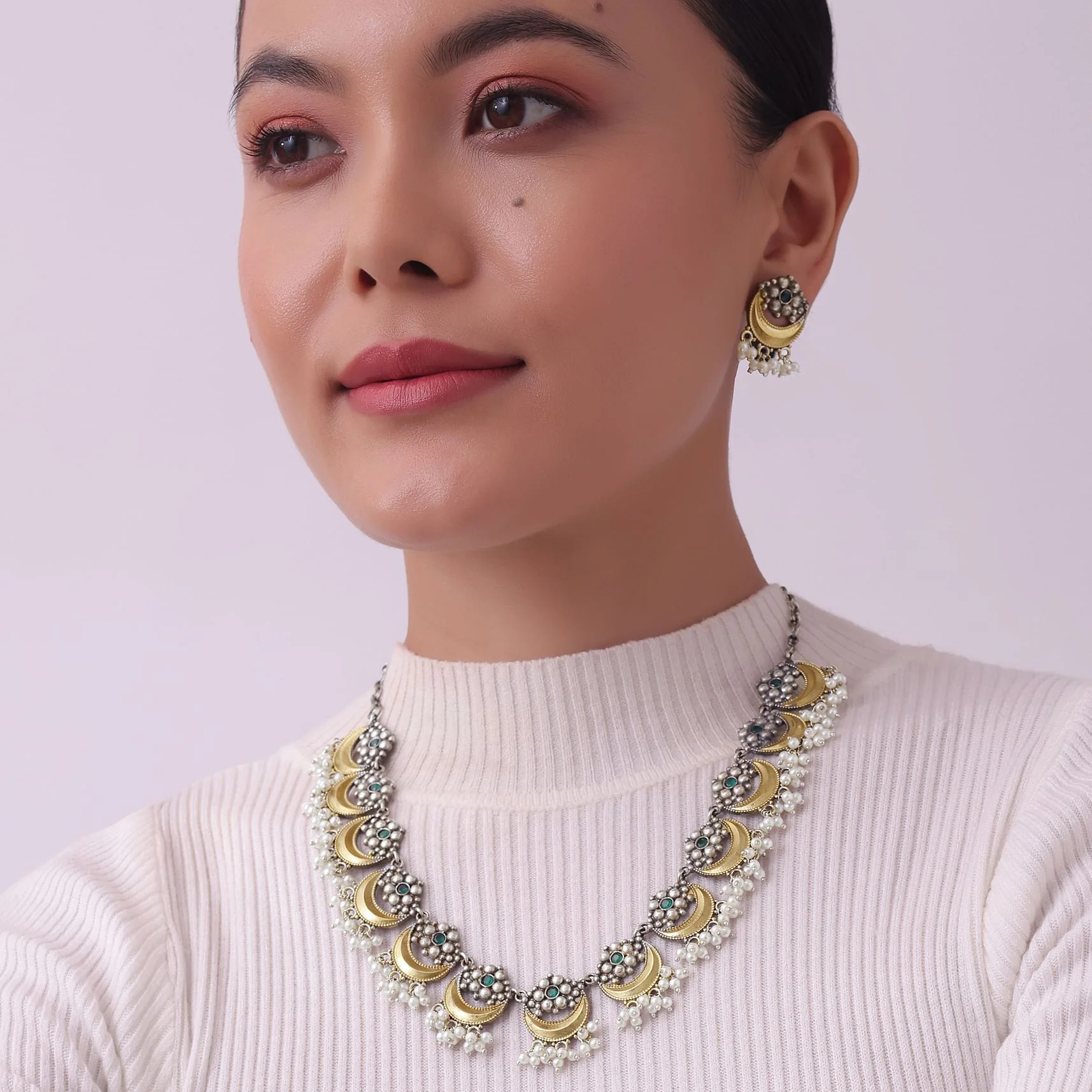 Two Tone Oxidised Necklace And Earrings Set With Pearls - Image 4