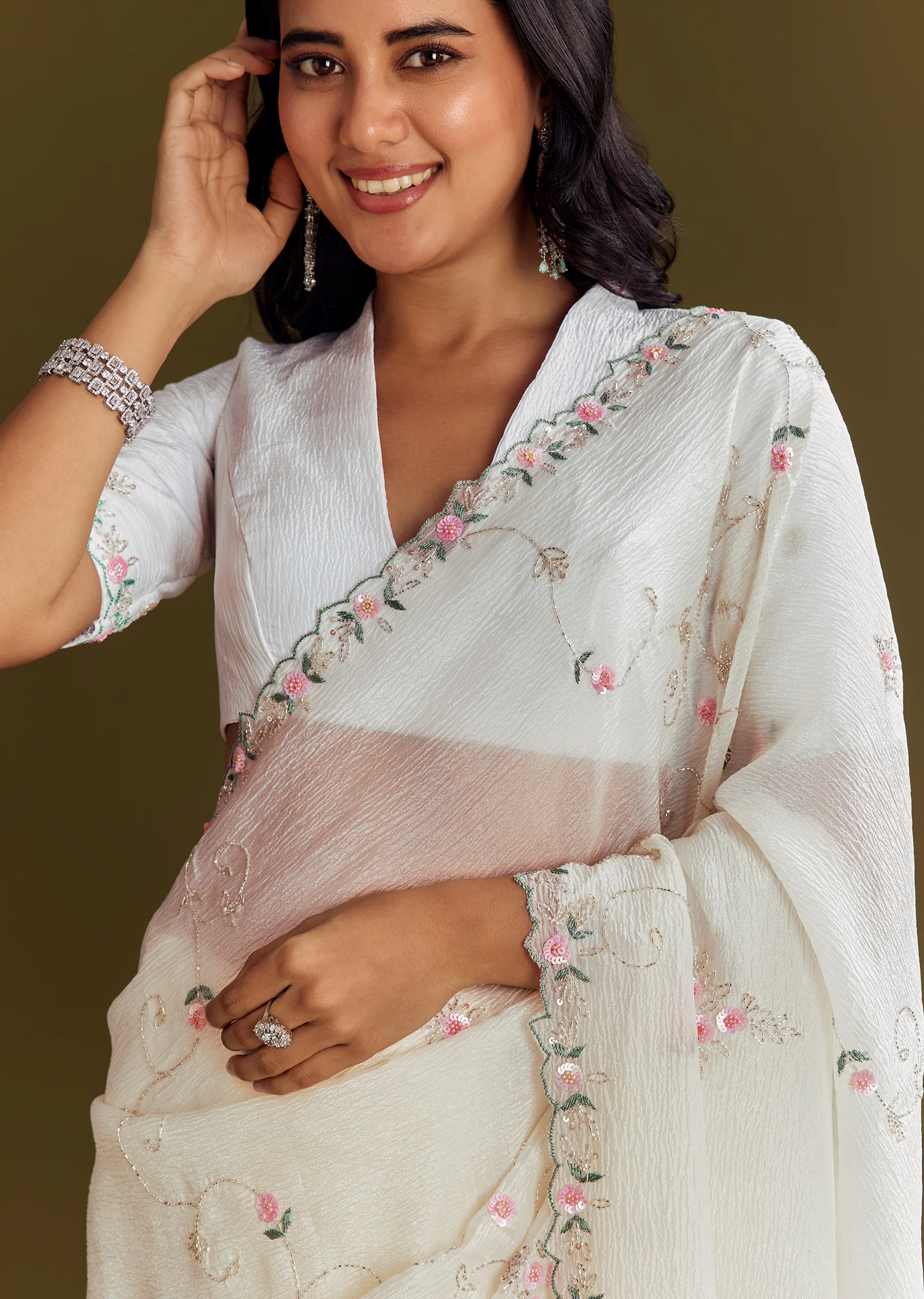 White Crush Tissue Saree With Cutdana And Beads Scallop Border - Image 3