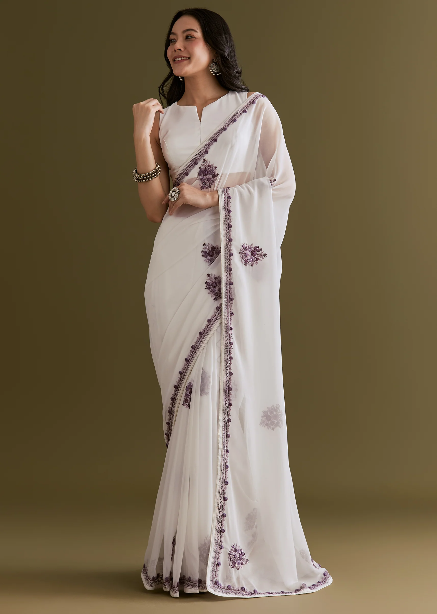 White Georgette Saree With Kashmiri Bud Embroidery - Image 5