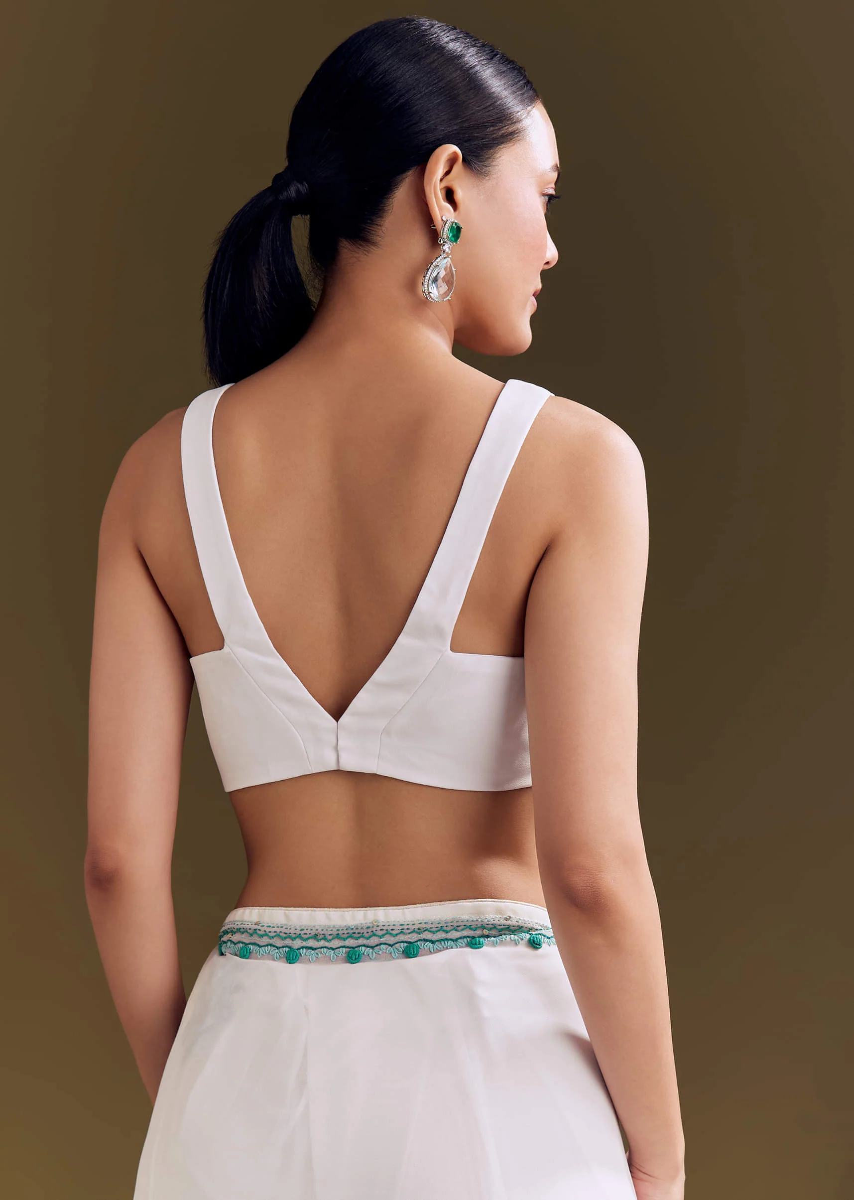 White Georgette Saree With Traditional Kashmiri Buds - Image 8