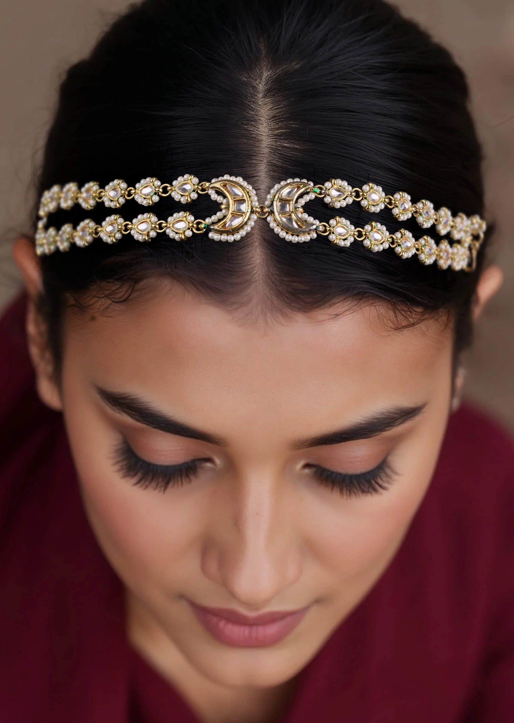 White Kundan Crescent Motif Mathapatti