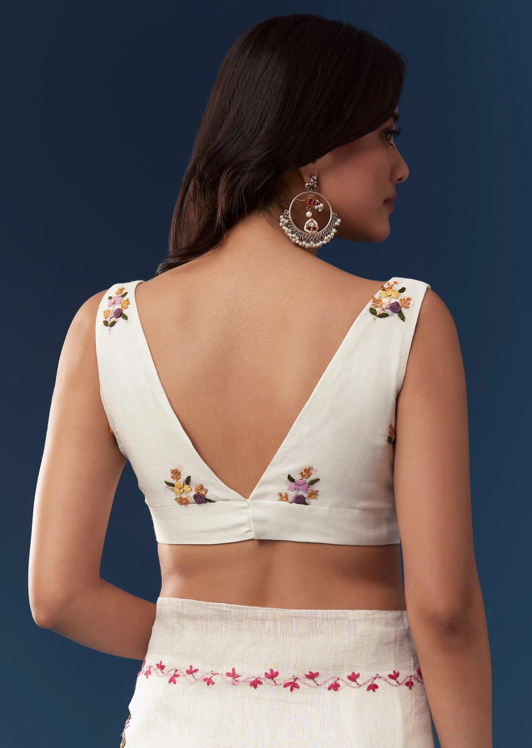 White Linen Saree With All Over Floral Resham Embroidery - Image 8