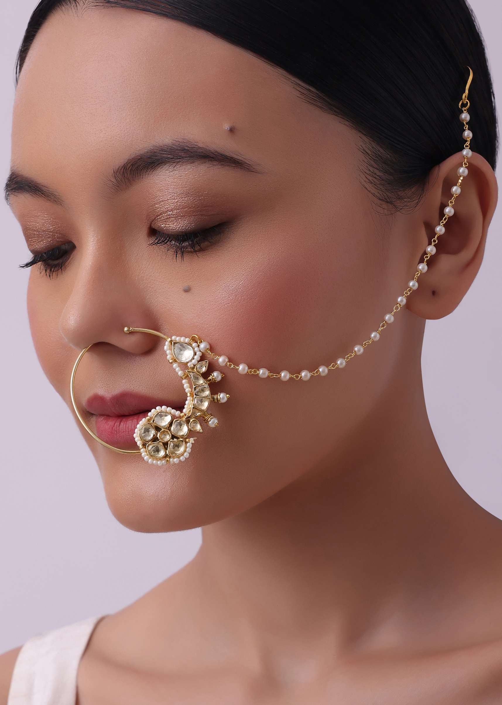 White Pearl Studded Nath In Gold Finish Mix Metal - Image 3