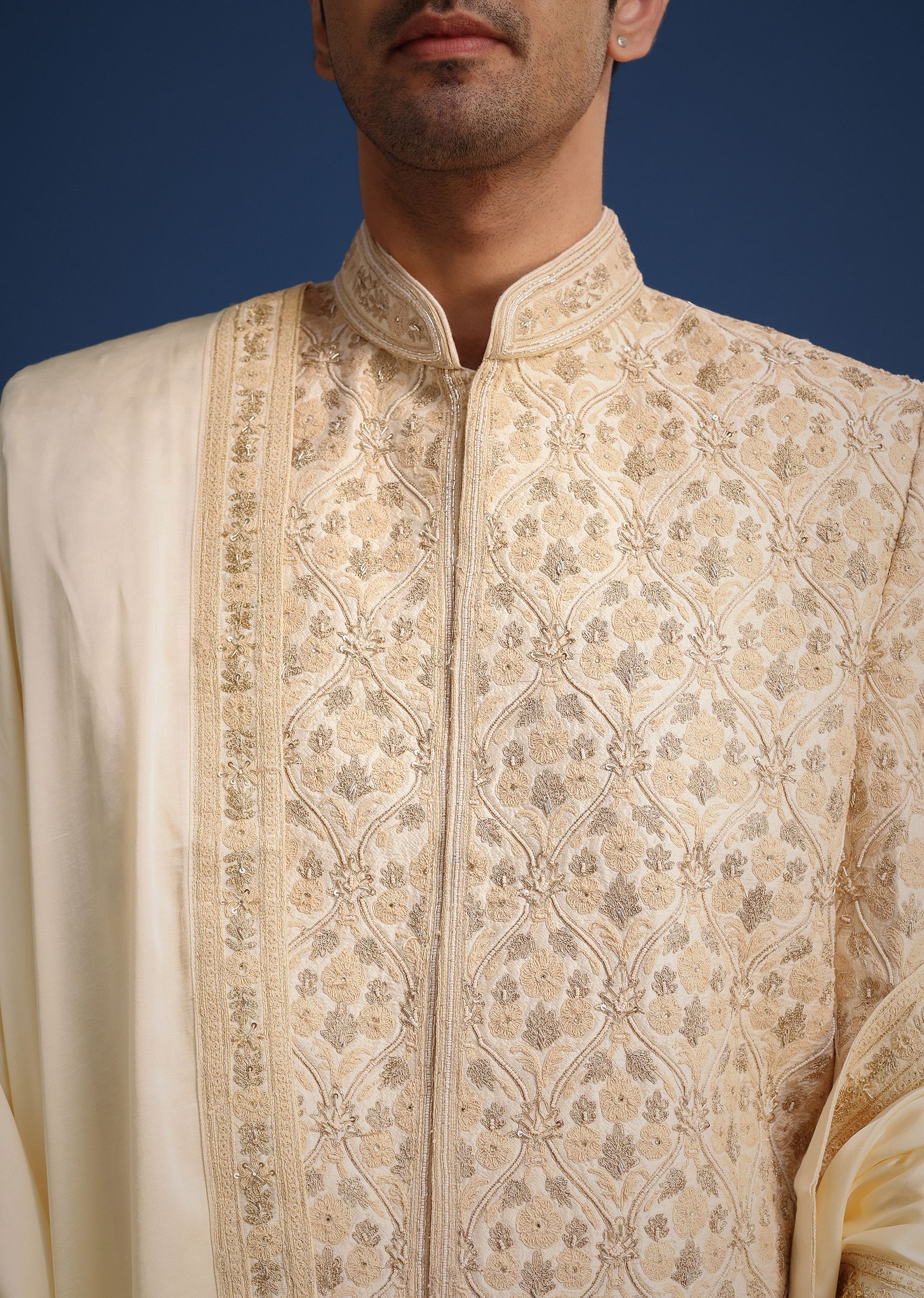 White Silk Zari Work Sherwani Set With Dupatta - Image 4