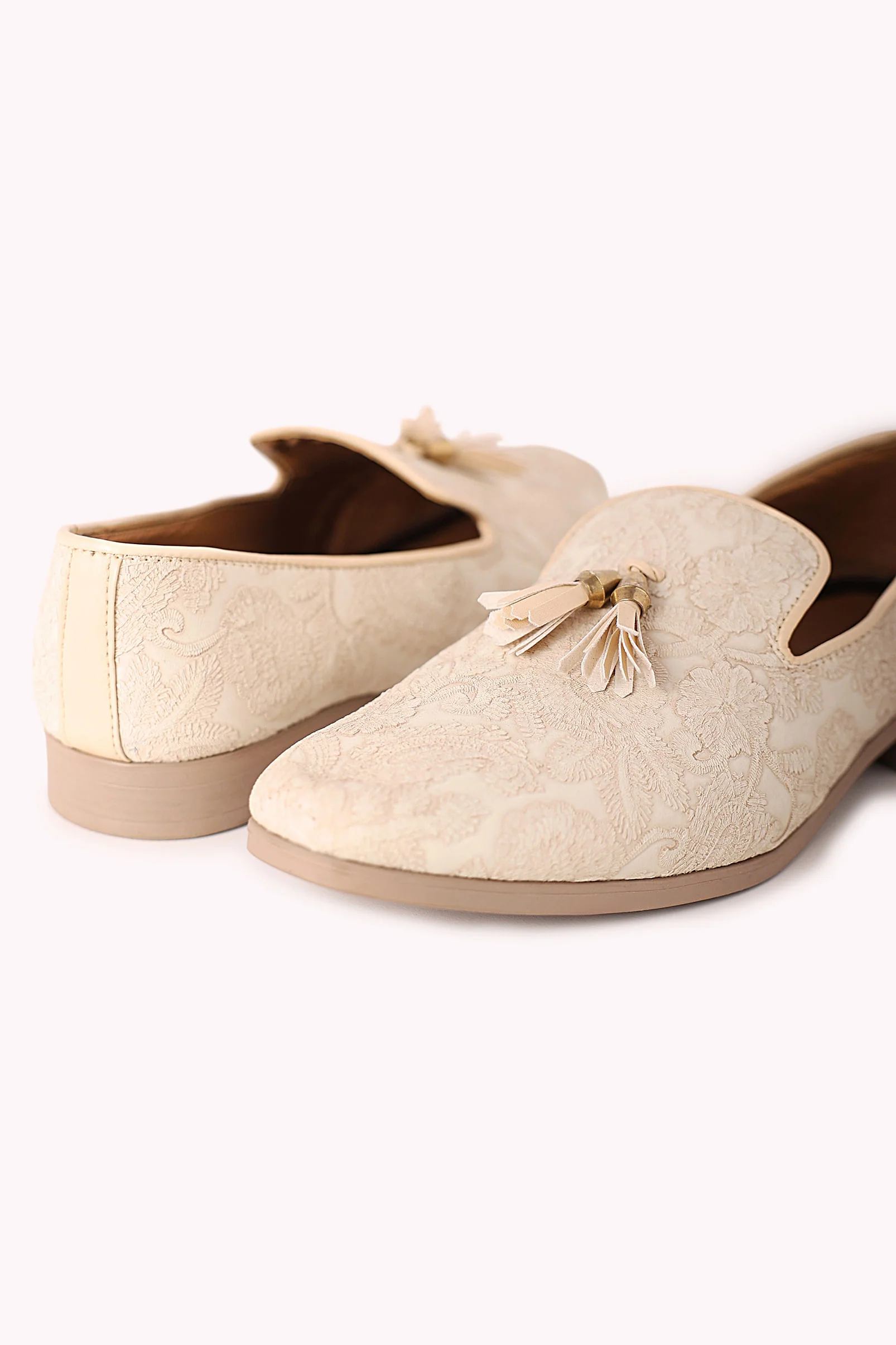 White Tassel Juttis - Image 2