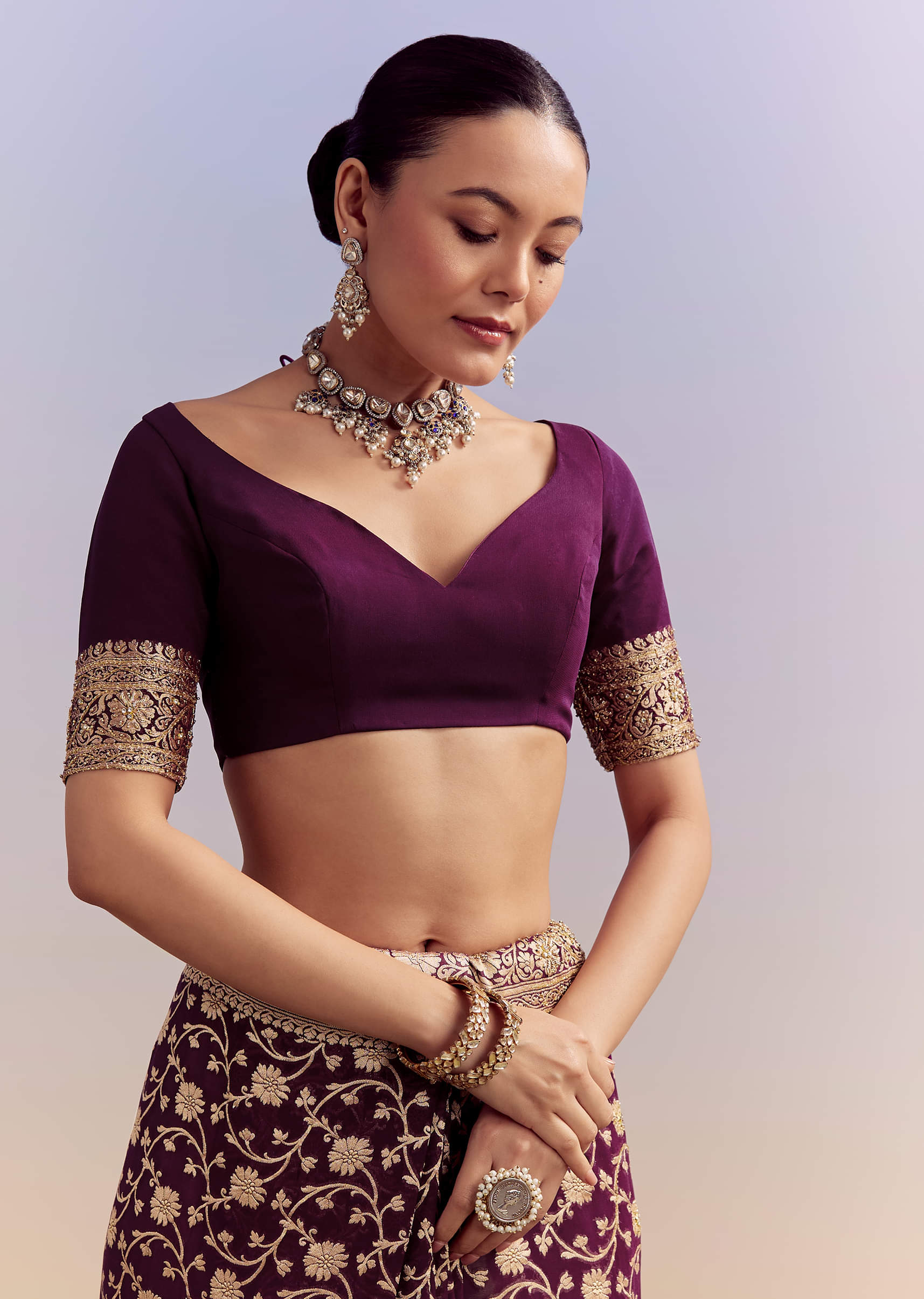 Wine Banarasi Silk Saree With Heavy Zari And Jaal Work - Image 7
