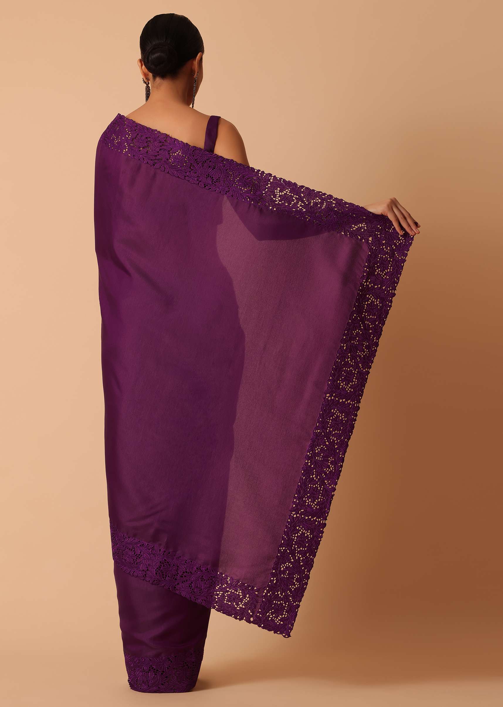 Wine Organza Saree With Lace Border And Unstitched Blouse Piece - Image 4