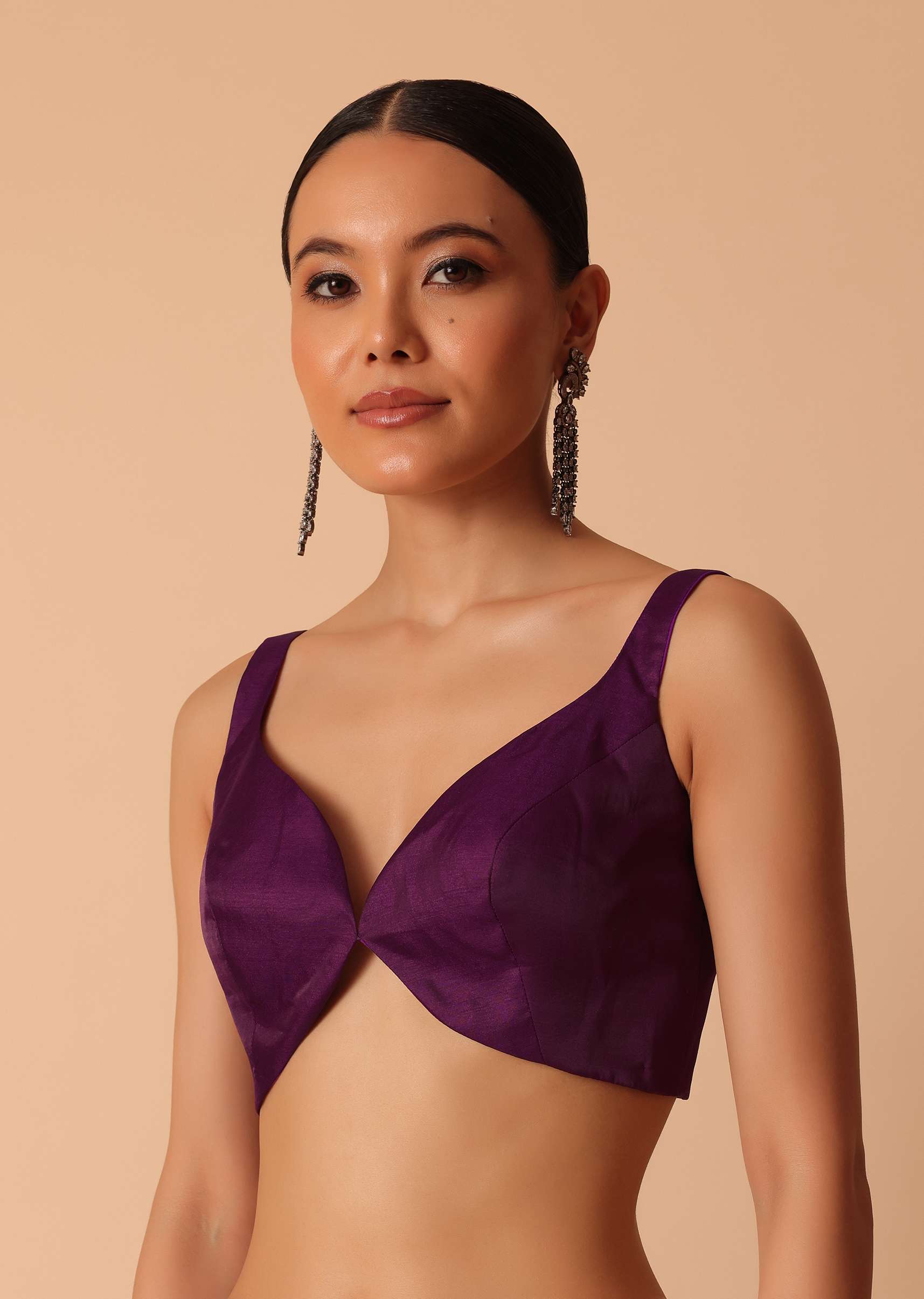 Wine Organza Saree With Lace Border And Unstitched Blouse Piece - Image 7