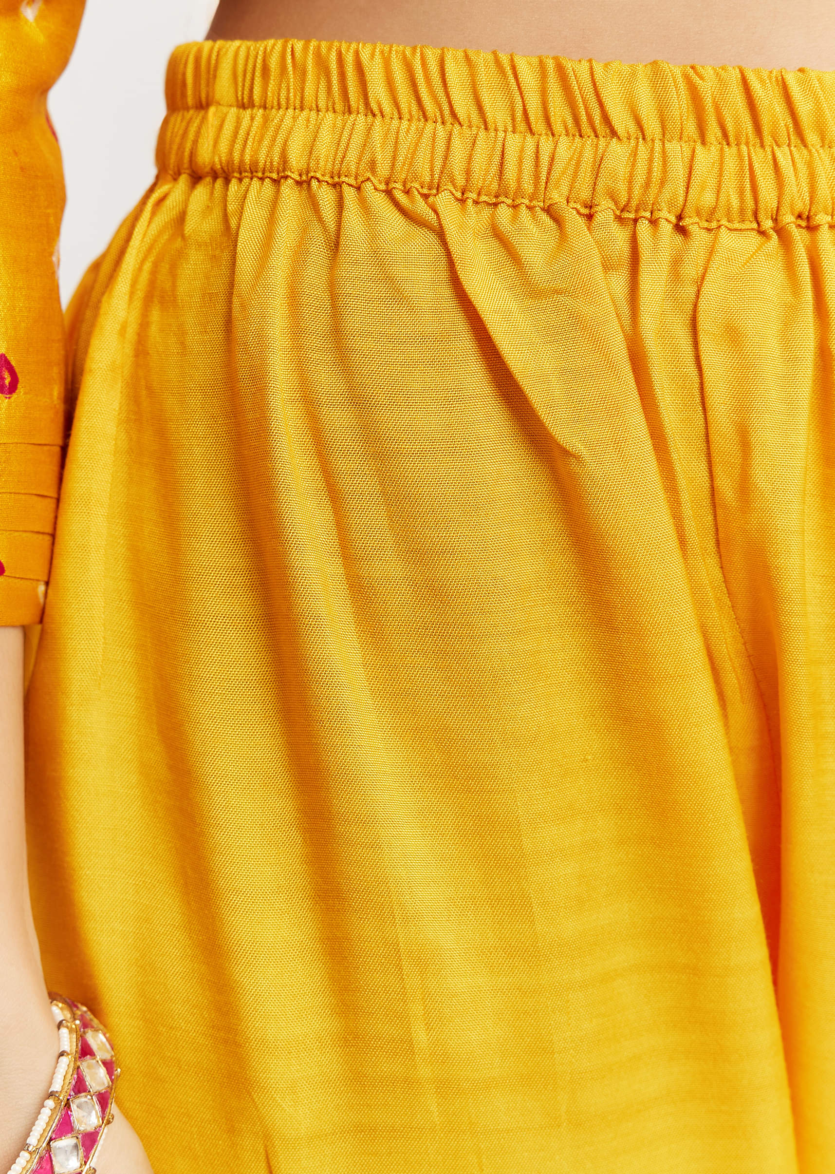 Yellow Bandhani Kurta Set With Pink Dupatta - Image 6