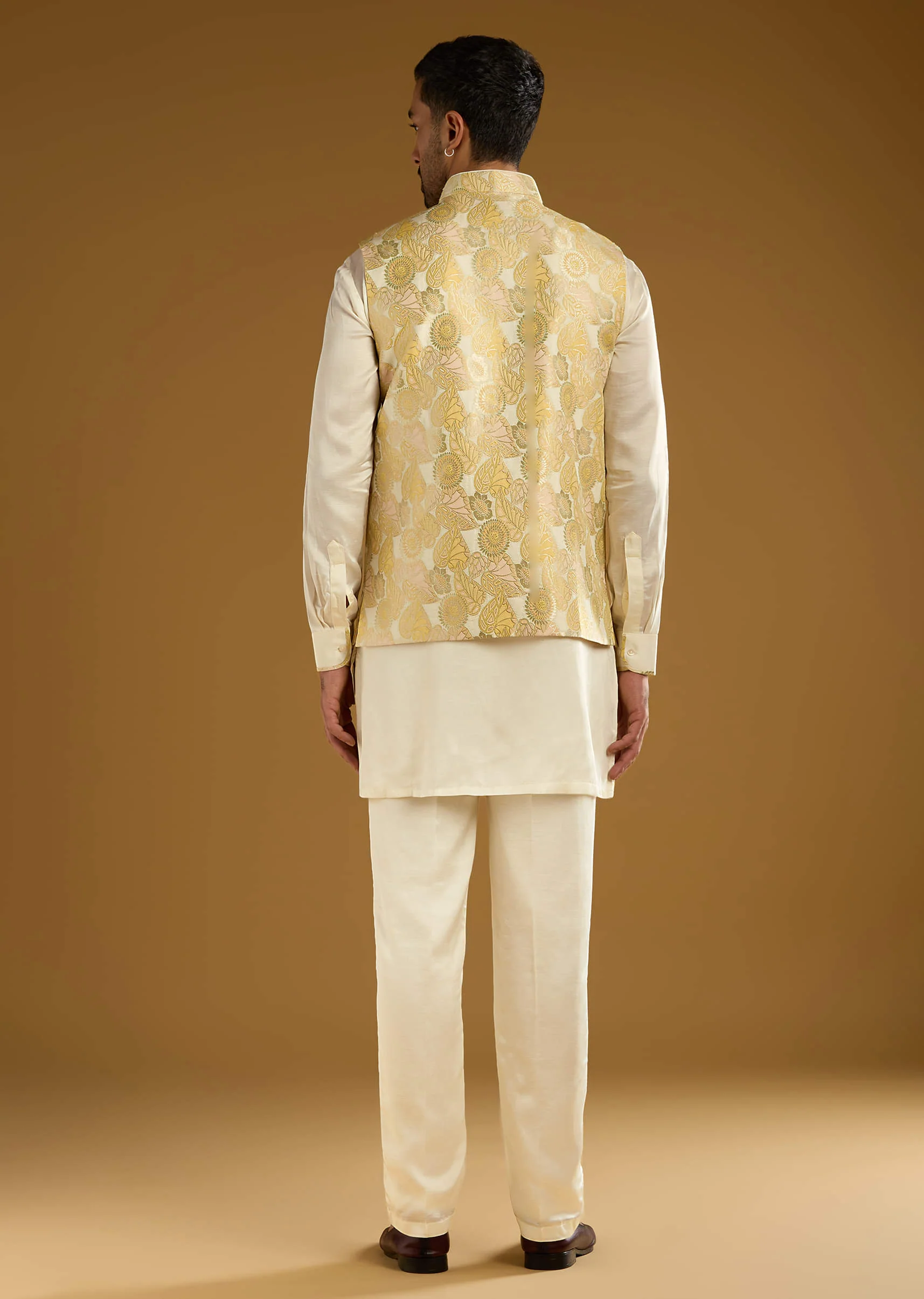Yellow Silk Jacquard Kurta Jacket Set For Men With Resham Embroidery - Image 5