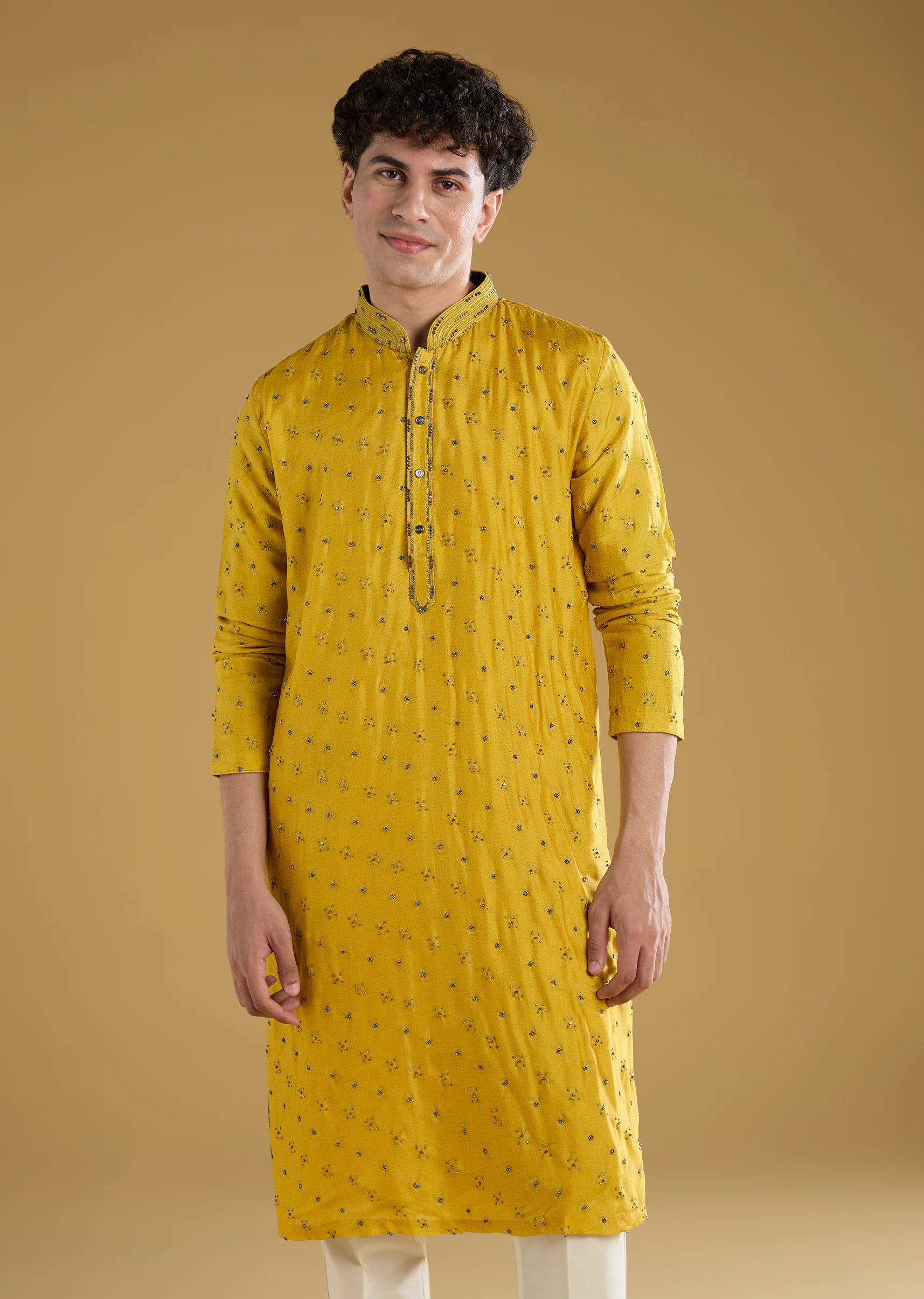 Yellow Silk Resham Embroidered Kurta Set With Mirrorwork - Image 3